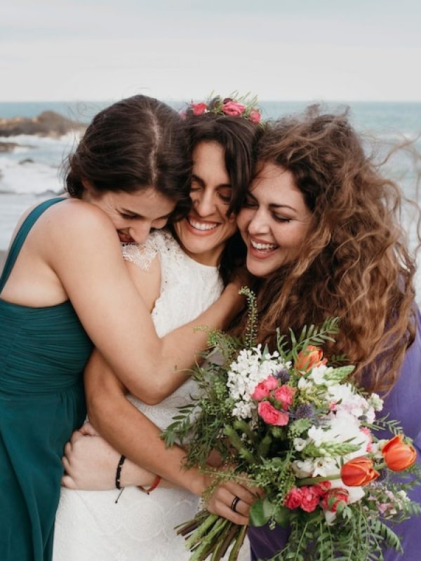 novias-novias-playa_23-2149003506
